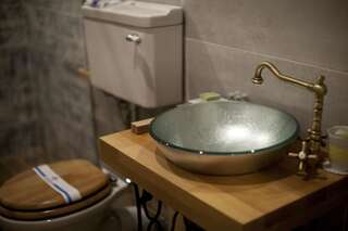 Отель Клуб Яремчанський Яремче Двухместный номер с 1 кроватью и видом на горы-3