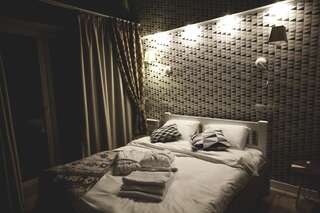 Отель Клуб Яремчанський Яремче Двухместный номер с 1 кроватью и видом на горы-4