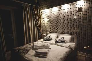 Отель Клуб Яремчанський Яремче Двухместный номер с 1 кроватью и видом на горы-5